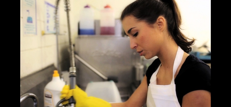 JulieDoingDishes1